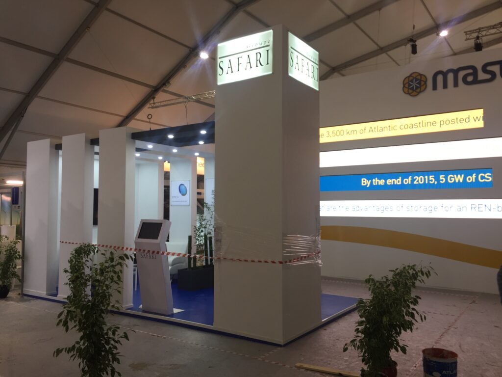 stand groupe SAFARI à la COP22, stand de la société CEMA bois de l'Atlas à côté du stade MASEN
