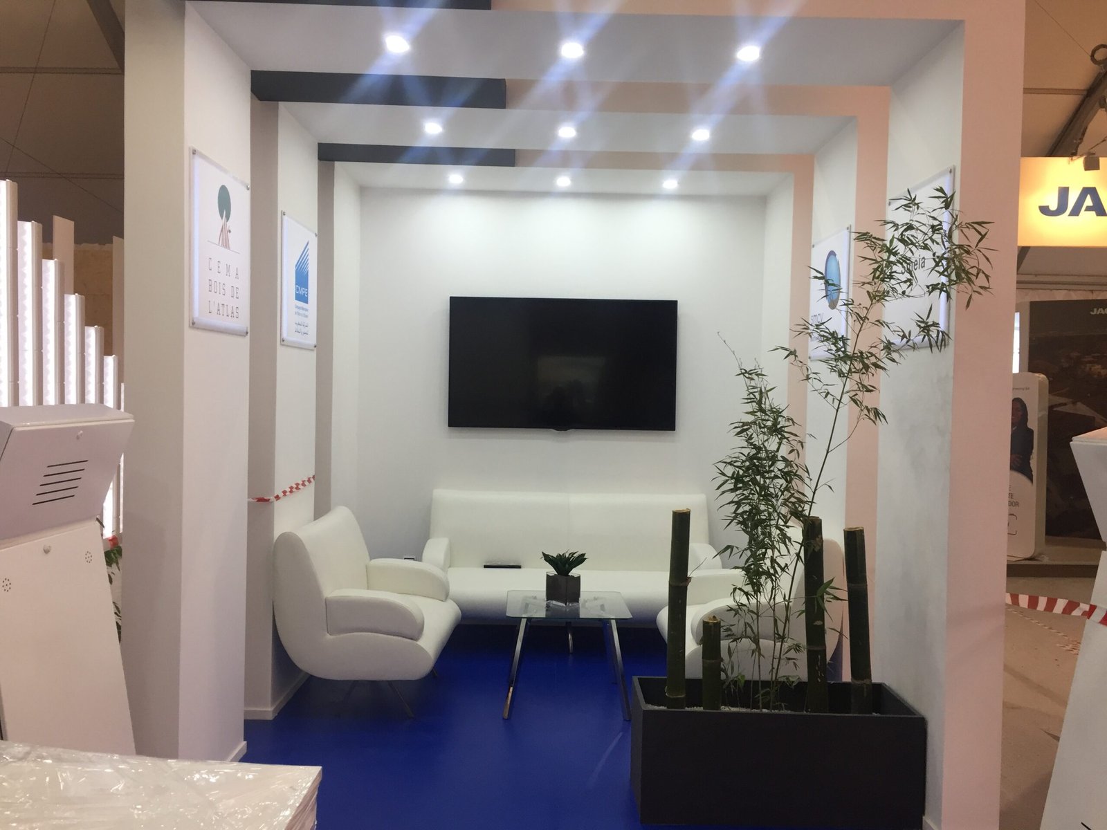 stand groupe SAFARI à la COP22, stand de la société CEMA bois de l'Atlas